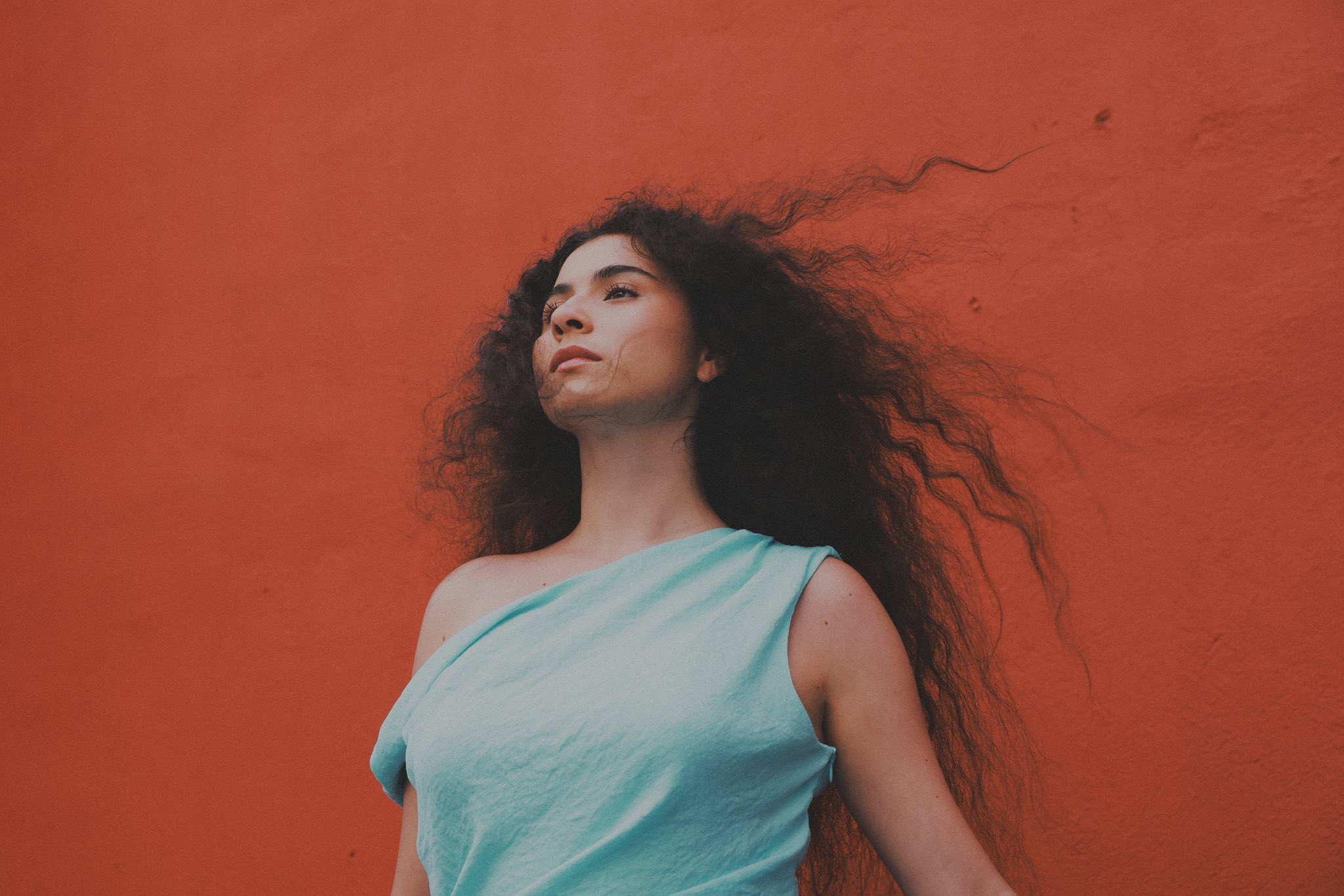 «Vendrán Suaves Lluvias»: Heridas llenas de luz por Silvana Estrada